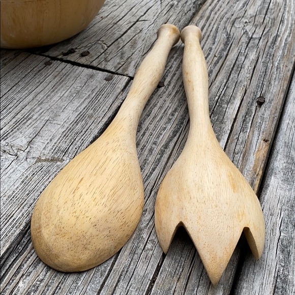 Wooden Salad Bowl with Thongs - Picture 8 of 16